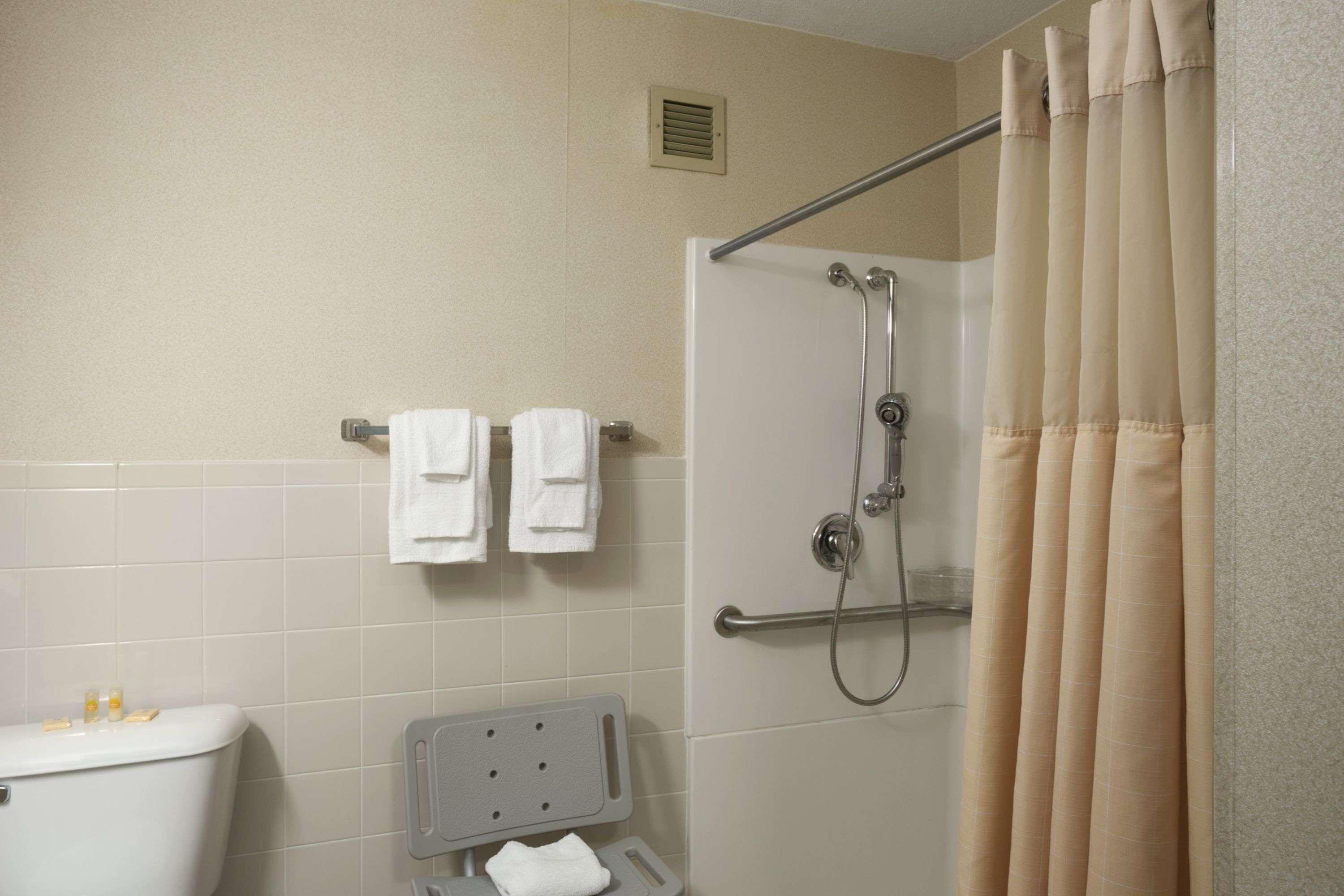 Days Inn By Wyndham Sidney Oh Bagian luar foto
