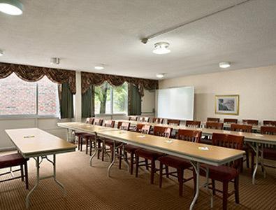 Days Inn By Wyndham Sidney Oh Bagian luar foto