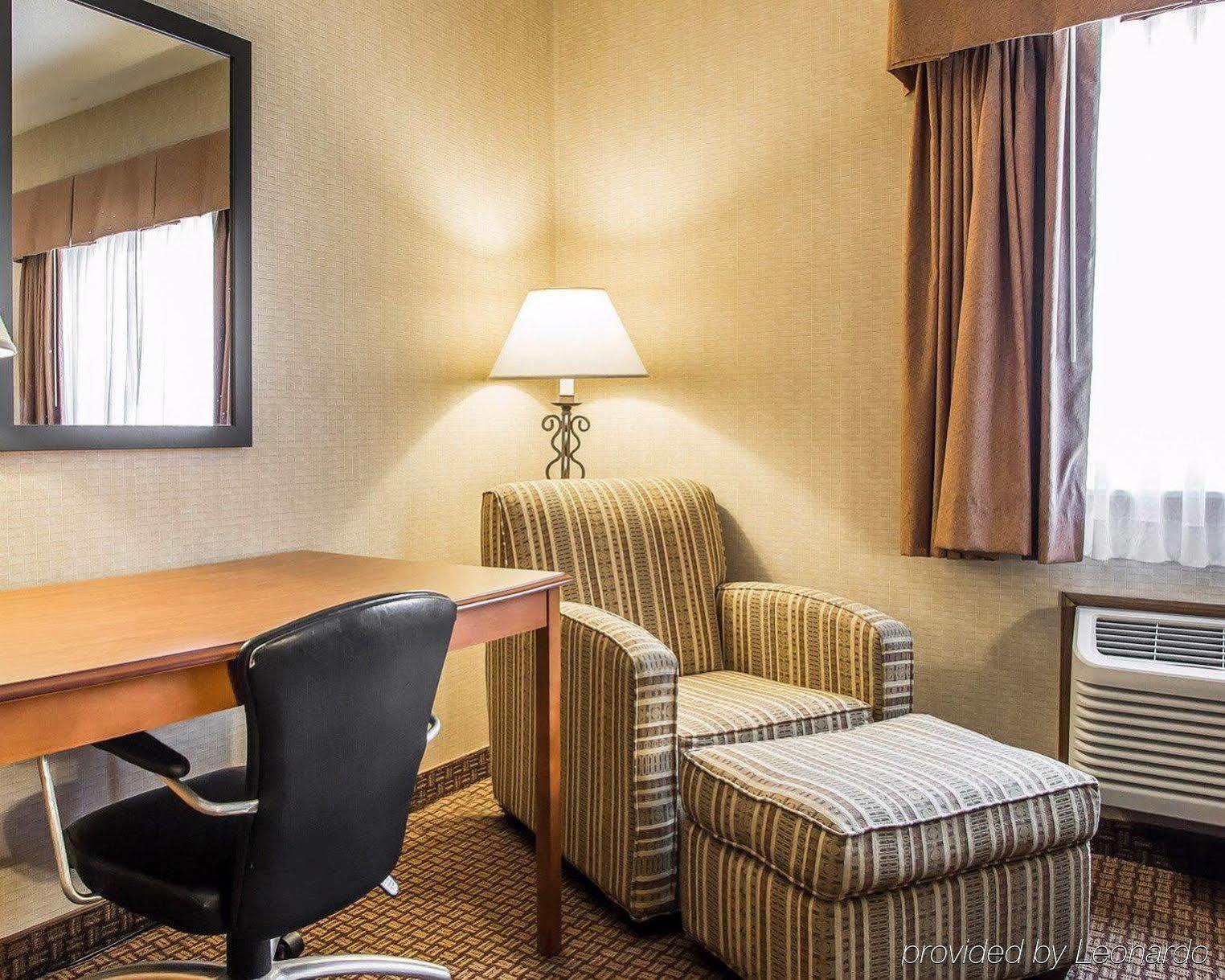 Days Inn By Wyndham Sidney Oh Bagian luar foto